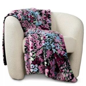 New $138 Aqua Floral Plush Throw Blanket Pink Blue